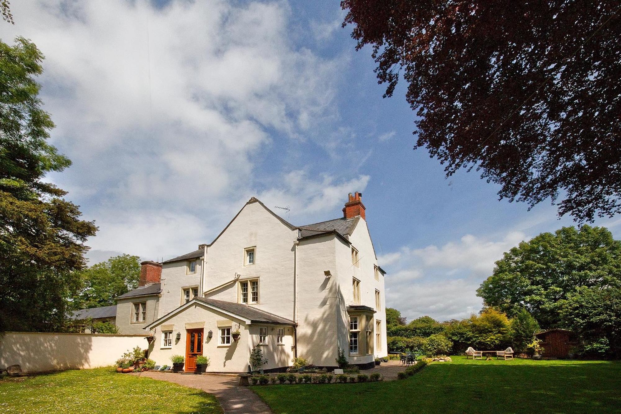 The Old Rectory Chicklade Bed & Breakfast Exterior photo